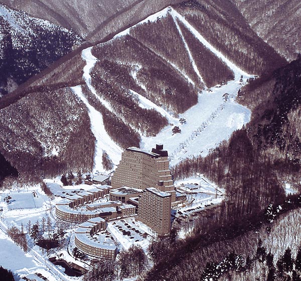  LISTEL酒店滑雪場全景