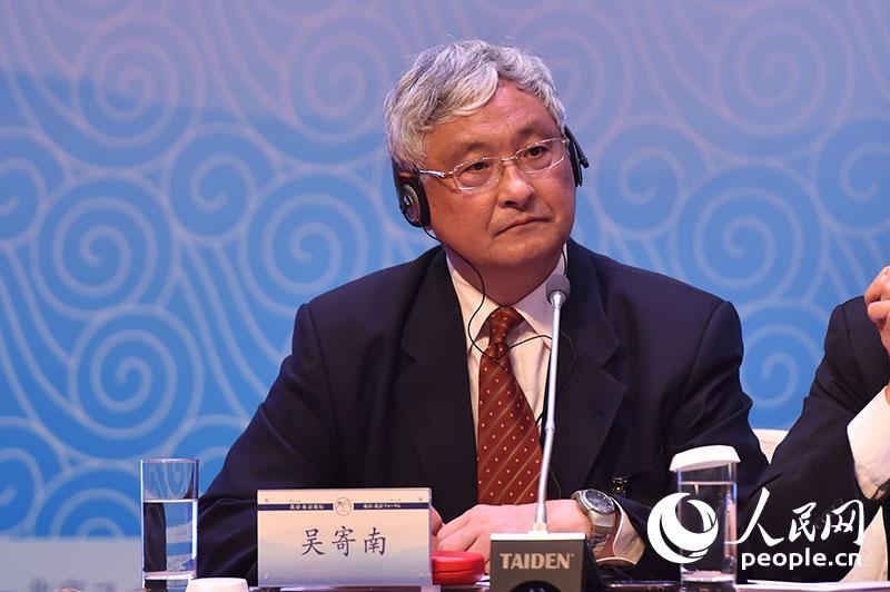上海日本學會會長吳寄南。  翁奇羽攝