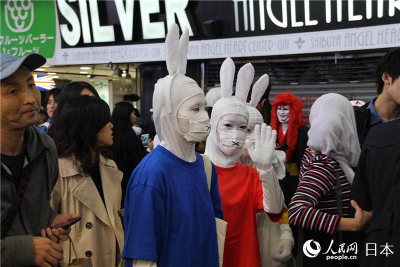 ��ͼ������ɬ����ʥ��ǰҹ���ݡ���װ���񻶽ڡ�3��