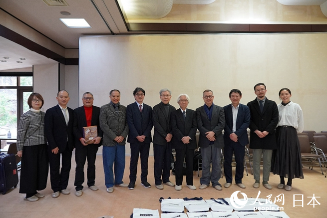 “中日传统工艺交流项目”代表团访问轮岛。笹川和平财团供图