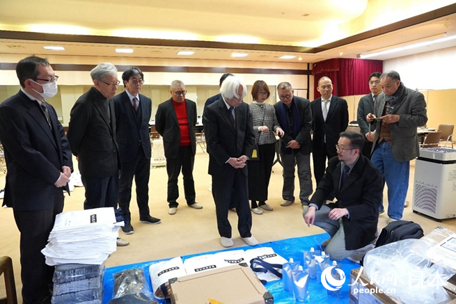 世久基金会向日方捐赠了一批来自中国的漆艺材料和工具支援灾区复兴。笹川和平财团供图
