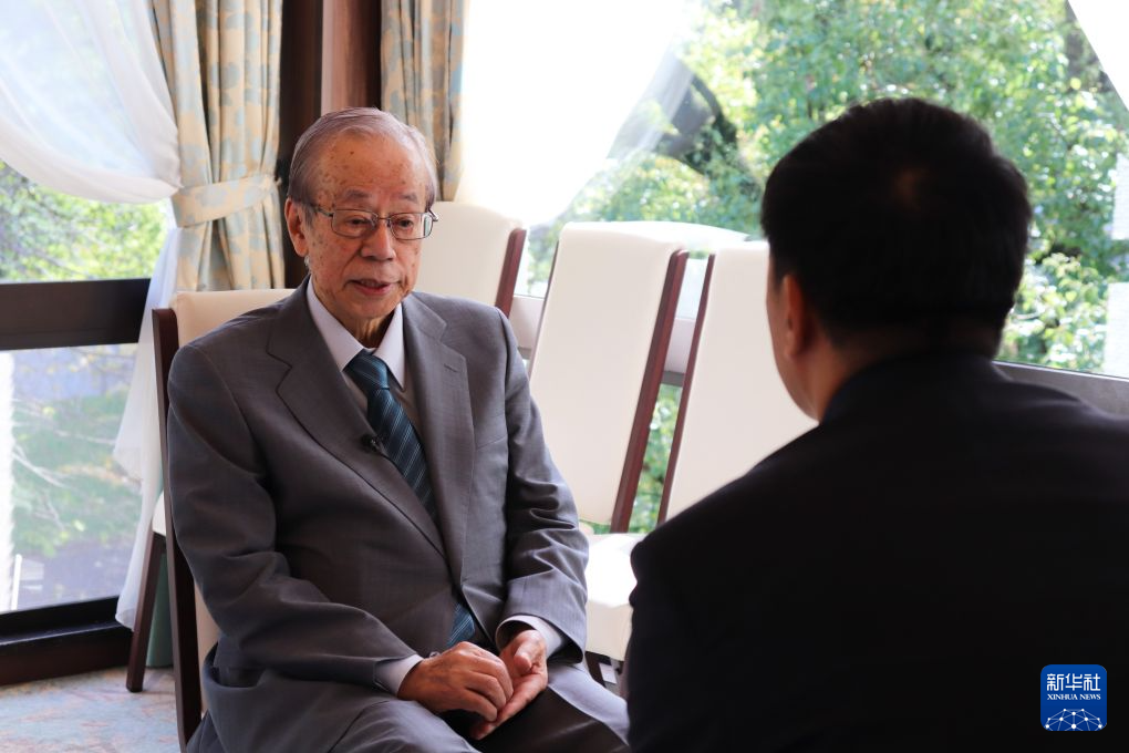 2023年10月10日，日本前首相福田康夫在东京接受新华社记者专访。新华社记者杨光摄